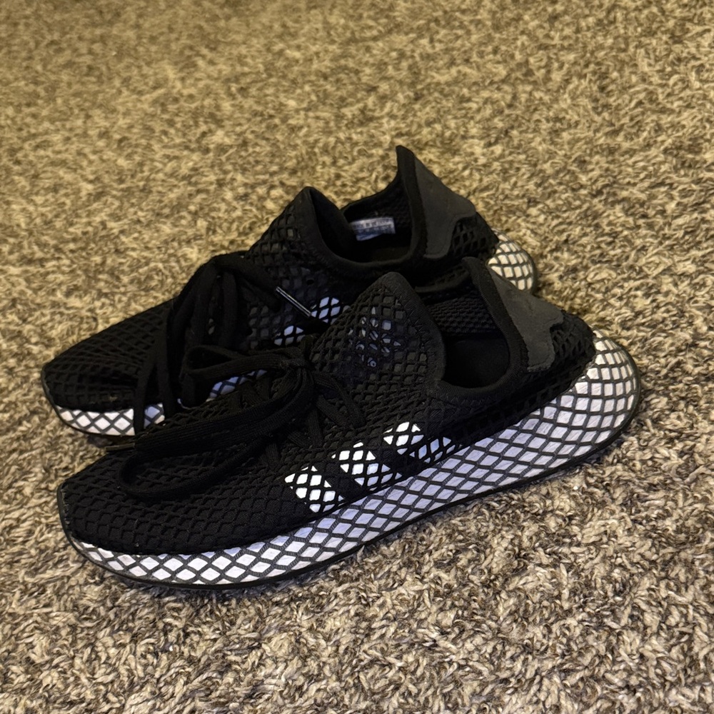 Men’s adidas DEERUPT RUNNER